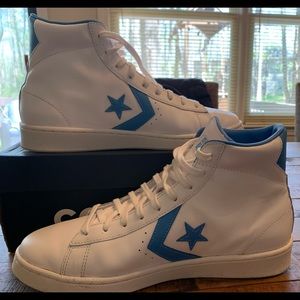 Gently used size 11 Converse pro leather